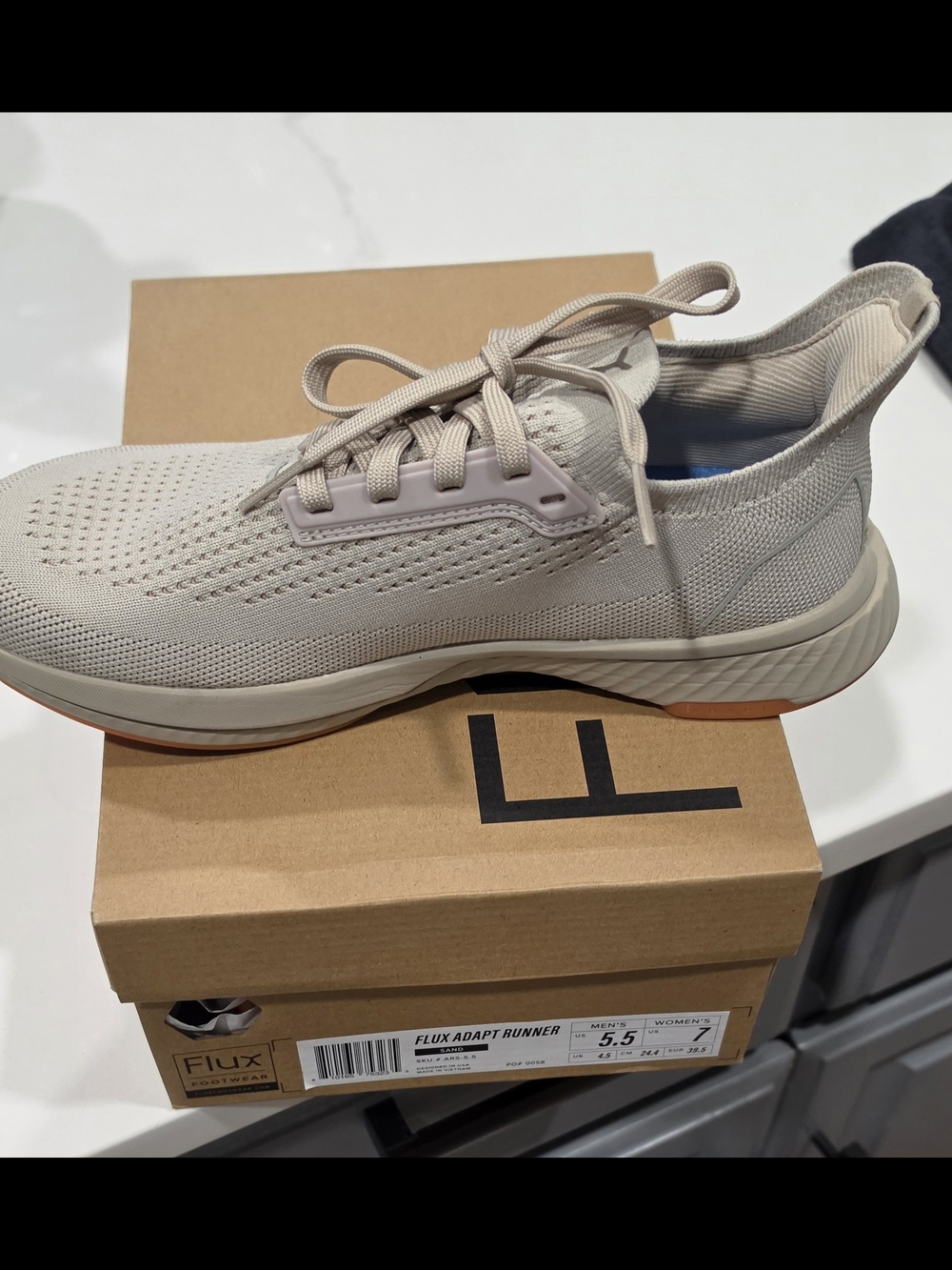 Flux Adapt Runner 5.5 Men’s Sneaker or Woman's Size 7 - Sand